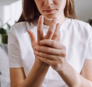 Cold Laser Therapy for Small Joint Injuries: From Knuckle Strains to Thumb Arthritis