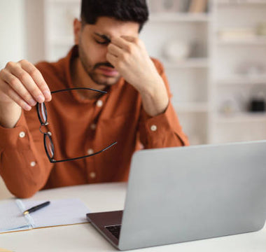 Red Light Therapy for Eye Strain and Digital Fatigue