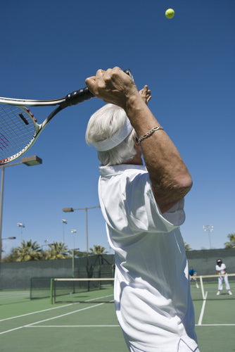 Low level laser therapy device for tennis elbow treatment